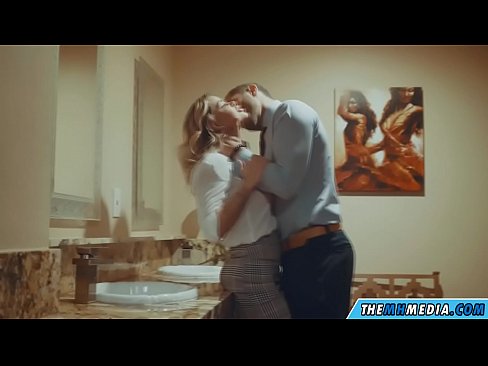❤️ Lè yon blond bèl sedui ou nan yon twalèt piblik ❤️❌ Super sèks nan ht.battlepass-bonuse.ru ❌️